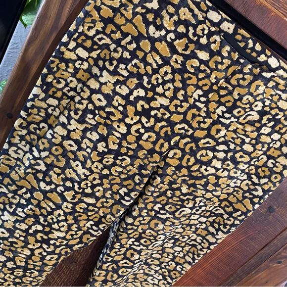 Who What Wear Women's Cheetah Crop Flare Pants Size 6 Animal Print Casual Pants - Picture 5 of 6